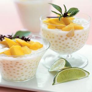 Thai Coconut Tapioca Pudding with Cayenne-Spiced Mango_image