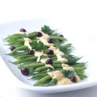 Green Bean Salad with Tuna Sauce and Olives_image