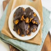 Turtle Candy With Pecans and Caramel_image