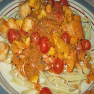 Fettucine With Scallops and Yellow Squash_image