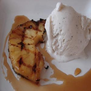 Grilled Pineapple With Rum Reduction Sauce_image