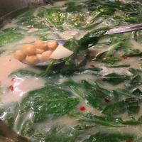 Garlic, Chickpea & Spinach Soup_image