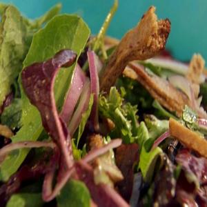 Grilled Whole-Wheat Pita Salad with Parsley-Garlic Dressing_image