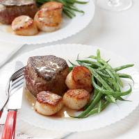 Steak with Scallops in Champagne Butter Sauce Recipe - (4.3/5)_image