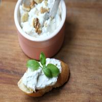 Apple & Blue Cheese Spread image