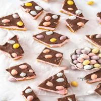 No-Bake Marshmallow Easter Egg Slice_image