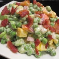 Green Pea Salad With Cheese_image