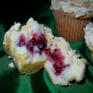 Jelly-Filled Pound Cake Cupcakes with Peanut Butter Frosting_image