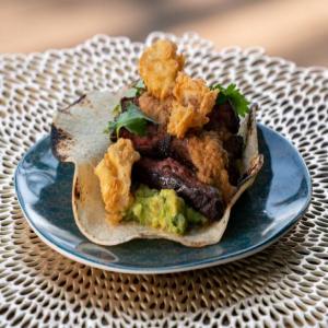 Skirt Steak Tacos with Shallot Rings_image