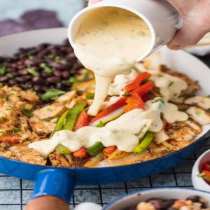 Queso Smothered Chicken Fajitas_image