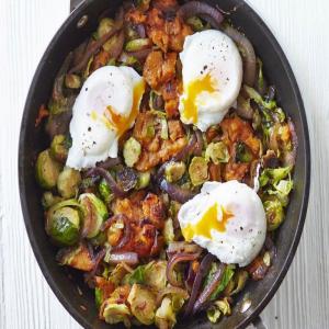Sweet potato & sprout hash with poached eggs_image