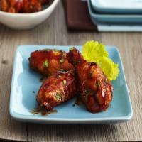 Easy Sriracha-BBQ Chicken Wings_image