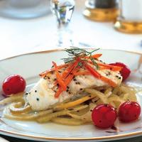 Halibut with Carrots, Fennel, Lemon, and Garlic_image