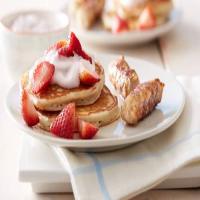 Strawberry Greek Yogurt Pancakes_image
