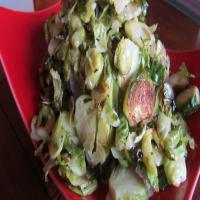 Roasted Sliced Brussels Sprouts With Garlic_image