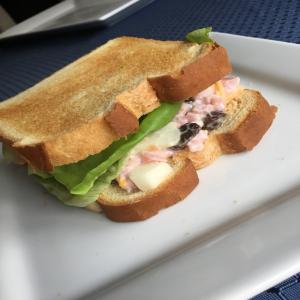 Apple-Raisin Sandwiches_image