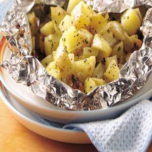 Grilled Cheesy Garlic Potato Packs_image