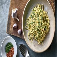 Spaghetti with garlic and chilli_image