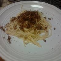 Pasta With Garlic Oil and Toasted Bread Crumbs_image