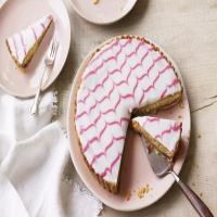 Feather-topped Bakewell tart_image