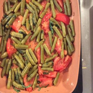 Sauteed Green Beans with Tomato & Garlic_image