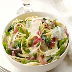 Spaghetti With Snap Peas and Prosciutto image