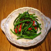 SAUTE OF GARLIC SCAPES & GREEN BEANS_image