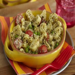 Pasta Shapes with Pesto and Peas_image
