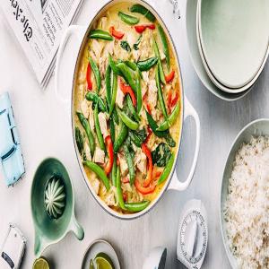 Easy Green Curry with Chicken, Bell Pepper, and Sugar Snap Peas_image