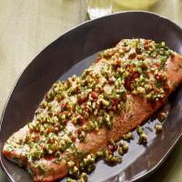 Roasted Salmon With Walnut-Pepper Relish_image