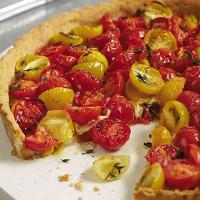 Tomato tart with cheddar crust image