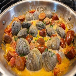 Clams and Chorizo Sausage in a Cream Sauce_image