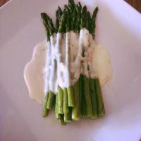 Asparagus with Goat Cheese Cream Sauce_image