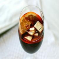 Simple Fruity Red Sangria Recipe_image