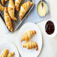 Traditional Buttery French Croissants for Lazy Bistro Breakfasts image