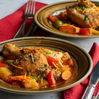 Spanish Style Chicken Stew with Green Olives_image
