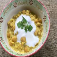 Clean-Eating Coconut Chickpea Curry_image