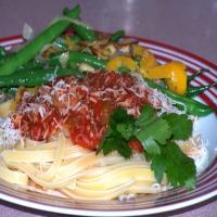 Roasted Red Pepper & Tomato Sauce over Linguine_image