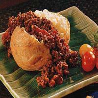 Baked Potatoes with Spiced Beef Chili_image