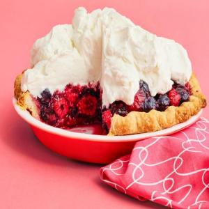 Mile-High Summer Berry Pie_image