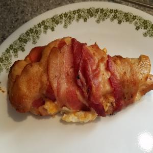 Keto-Friendly Grilled Stuffed Chicken_image