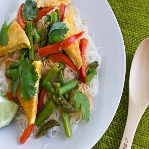 Thai Red Curry with Asparagus and Tofu | Oh My Veggies_image