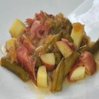 Country Style Green Beans With Red Potatoes_image