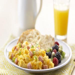 Perfect Scrambled Eggs with Cheese_image
