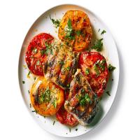 Grilled Chicken with Tomatoes and Herb Oil_image