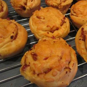 Bacon and Caramelized Onion Rolls_image