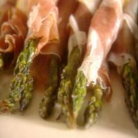 Roasted Asparagus Wrapped in Prosciutto_image