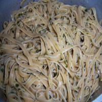 The Best Garlic & Chives Noodles_image