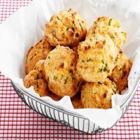 Almost-Famous Cheddar Biscuits_image