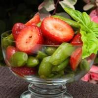 Strawberry Snap Pea Salad_image